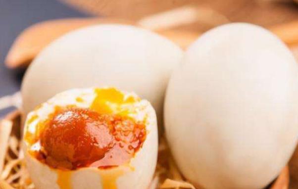 端午节吃咸鸭蛋的寓意 为什么要在端午节吃咸鸭蛋