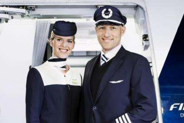 机长与乘务长的区别:一个是空姐组长/一个是全机管理者