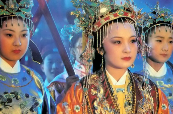 贾元春嫁的是什么皇帝：原著中未明确指出(可能是乾隆帝)