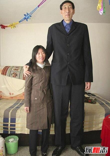 世界第一高人鲍喜顺，自然生长高达2.36米(已结婚生子)
