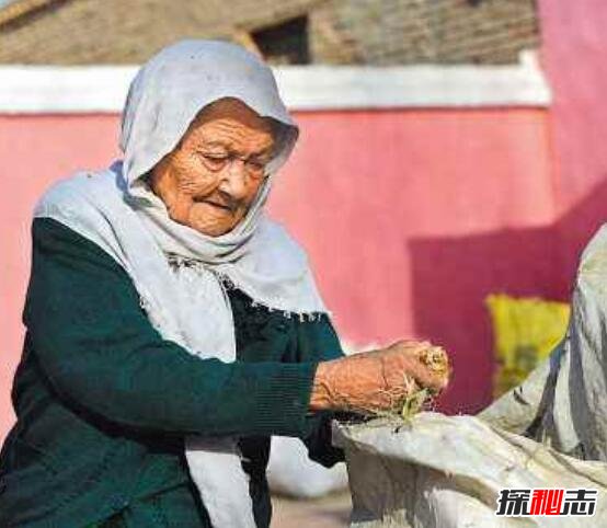中国近代最长寿的人李庆远，24位妻妾180名后代(256岁)