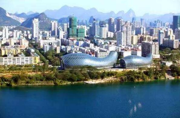 2018中国十大最丑建筑排行榜，柳州双鱼汇长得像尿壶