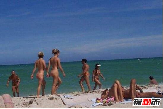 实拍国外天体海滩浴场高清图片，男女全裸狂欢(尽情聊骚)