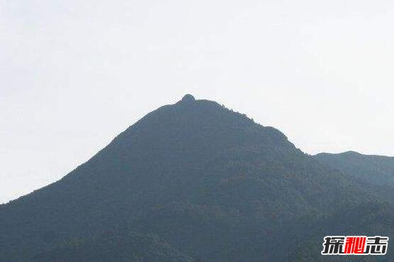 三亚最性感山峰，奶头山形状凸起像女人的乳房