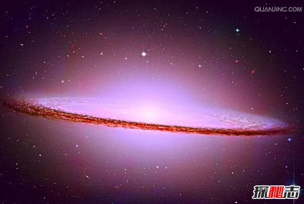 草帽星系之谜,草帽星系竟有一个大黑洞(提供能量)