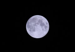 月亮属于什么星?月亮是地球唯一一个天然卫星