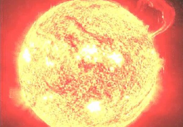 红巨星人马座kw，宇宙最大的恒星之一/可以装下10亿颗太阳