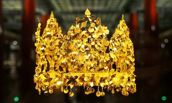 三星堆未公开的文物，黄金王冠/古蜀国帝王的权利象征