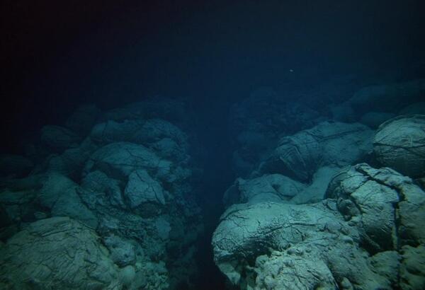 海底有九万米吗，目前测得最深1万多米/再深有大恐怖