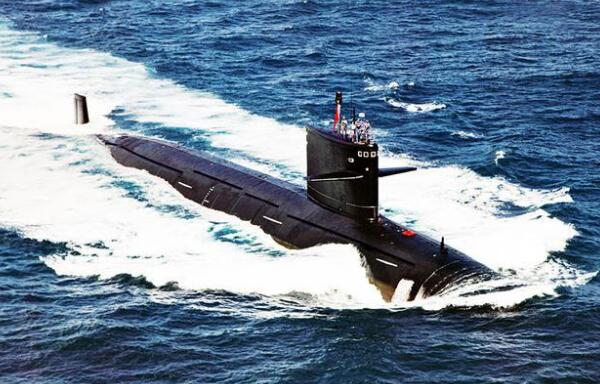 中国核潜艇潜深8000米，目前未实现（中国蛟龙号下潜7000米）