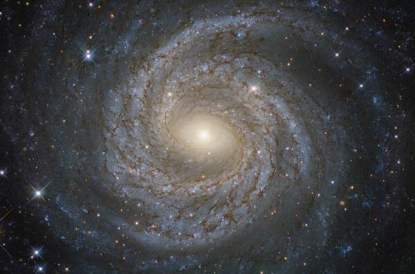宇宙有多少个星系叫什么名字，超过2万亿个（已发现10亿以上）