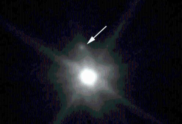 鸟神星有多大，直径约1778公里（距离太阳40多亿英里）