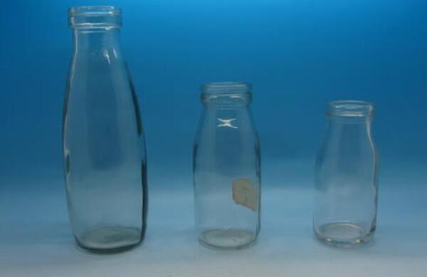 玻璃牛奶瓶是什么垃圾，可回收物垃圾（有循环利用价值）