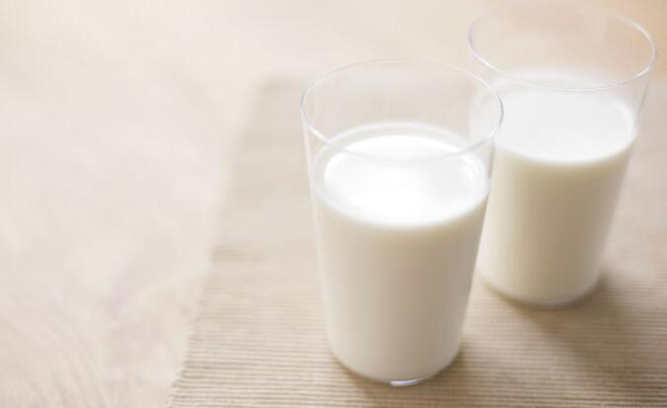 冷牛奶可以喝吗？喝牛奶时候要注意什么问题