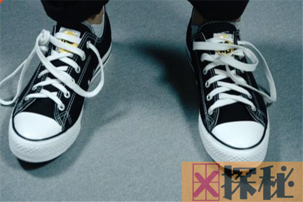 鞋带上的折痕黑印怎么回事 预防鞋带上出现黑印的方法