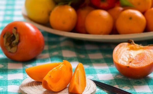 柿子能和苹果一起吃吗，能同食（营养物质无相克成分）