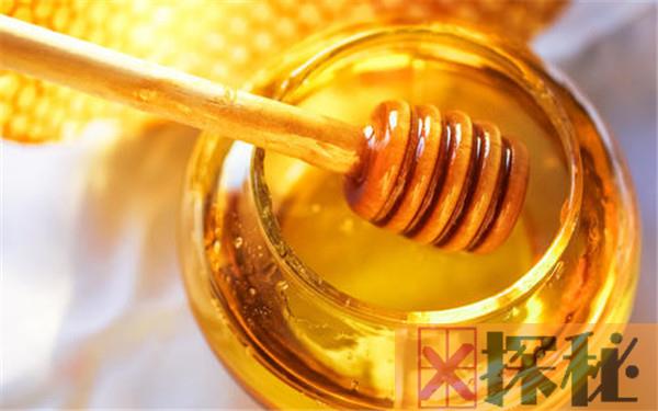 蜂蜜用什么水冲比较好 用不超过60℃温开水冲泡最好