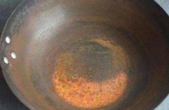 铁锈锅炒菜对人的危害 或加重肝脏的负担影响健康