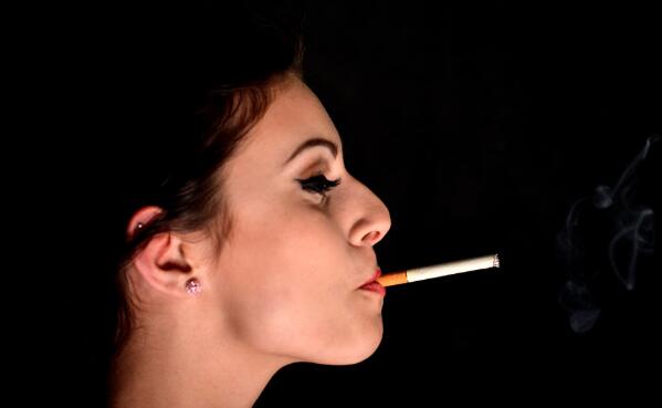 爆珠烟对女人的危害，影响生育（造成月经不调）