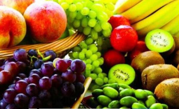 秋冬吃什么水果好，李子、樱桃、苹果等（含水分高）