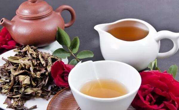 乌龙茶能和玫瑰花一起喝吗，能（有养颜美容的功效）