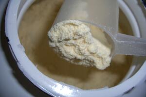乳清蛋白粉一天吃几次，1-3次为宜（吃多了诱发心脏病）