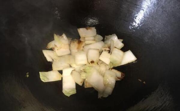 开锅没开好黑了怎么办，锅内放苹果皮用开水煮