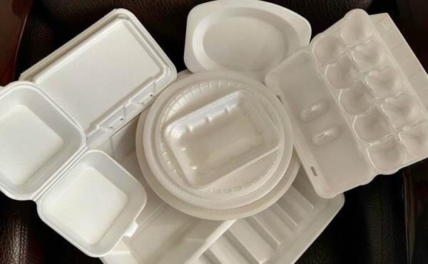 长期使用塑料饭盒有毒吗，有毒（会使人头晕恶心）