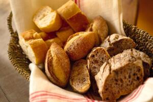 全麦面包可以当主食吗，可以（营养价值高/欧美常见）