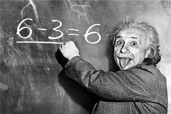 爱因斯坦一生发明了多少东西 爱因斯坦的成就有多大