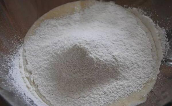 小麦粉能代替低筋面粉吗，可以（全麦面粉营养更丰富）