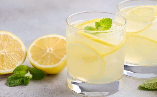 柠檬水可以减肥，柠檬水的功效与作用（可以促进减肥）