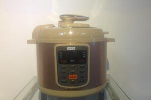 高压锅煮粥要多久，10分钟左右（水和米的比例是3:1）