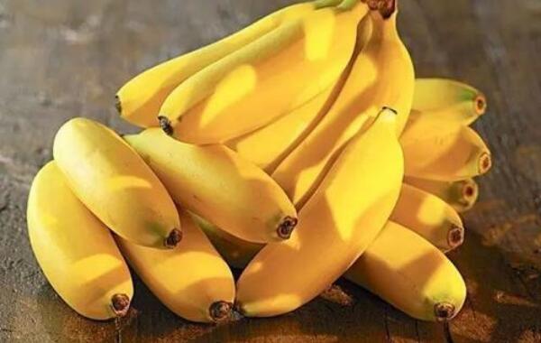 香蕉属于凉性还是热性，凉性（吃多了腹痛、腹泻）