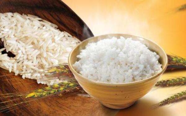 面食和米饭哪个容易长胖，面食（吃米饭不会变胖）