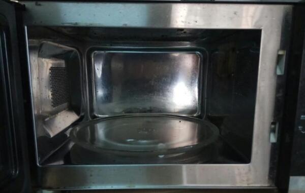 玻璃碗可以放烤箱吗，看玻璃碗材质（耐热才可以放烤箱）