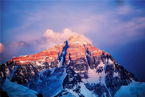 世界海拔最高的地方是哪里 珠穆朗玛峰（海拔高度8844米）