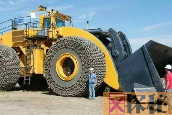 世界最大巨型铲车:铲斗容量高达40平方米(一铲子120吨)