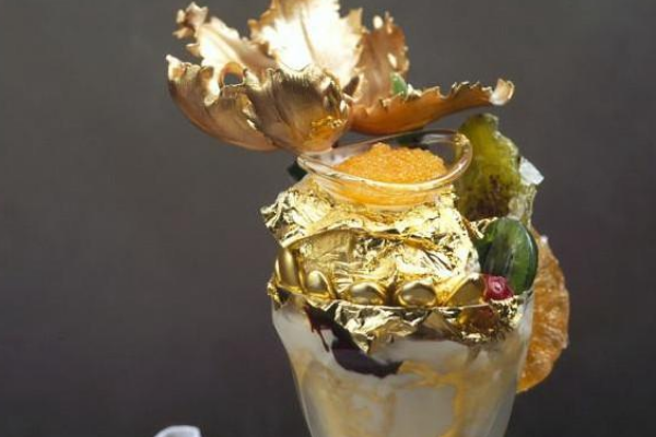 世界上最贵的冰激凌:由稀有宝石和黄金打造(价值691万元)