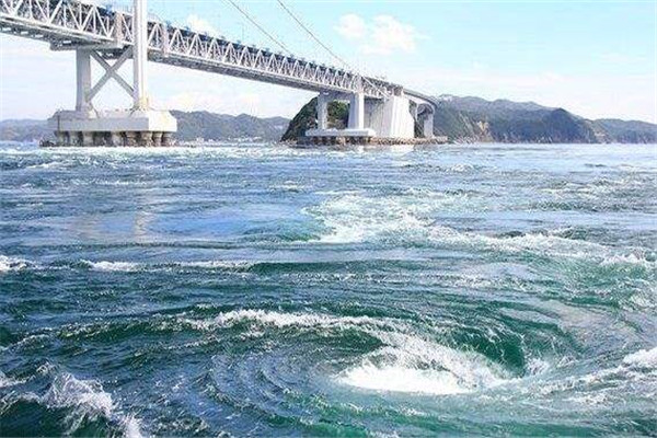 世界最大的鸣门漩涡 日本的鸣门海峡（超美的漩涡）