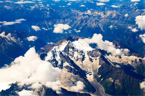世界最大的高原 青藏高原（冰川广布一眼望去都是冰雪）