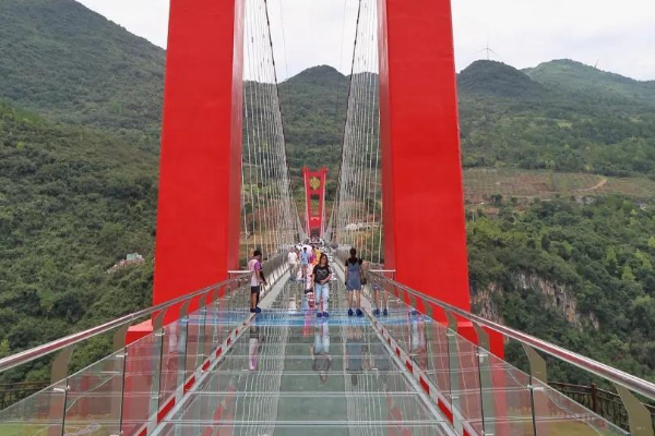 世界上最长的玻璃桥:全长520米(可360度观景)
