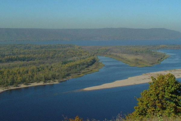 世界最长内流河:全长3692公里(流域人口占俄罗斯一半)