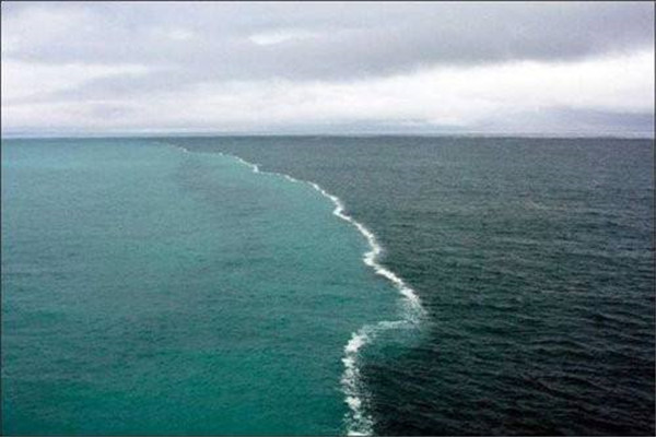 世界上最浅的海 亚速海（平均深度8米左右）