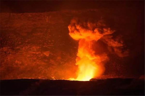 世界上最大火山喷发 二战时期的一次火山喷发（坦博拉火山）