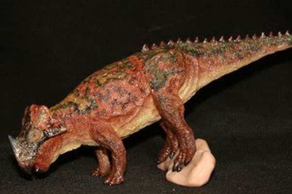 扁角龙:蒙古小型恐龙(长1.2米/颈盾短且平坦)