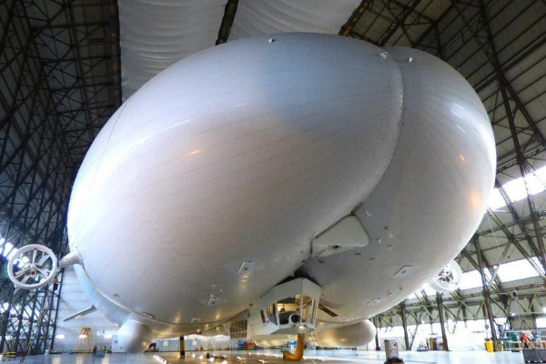 世界上最大的飞艇:需充15个标准泳池的氦气(装载10吨)
