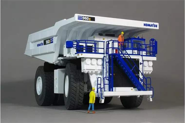 世界上最大的卡车排行 EH5000AC-3来自日本可拉很多货物