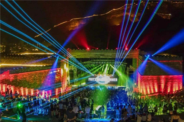 世界上最大的音乐节 加利福尼亚的音乐节（每年一次）