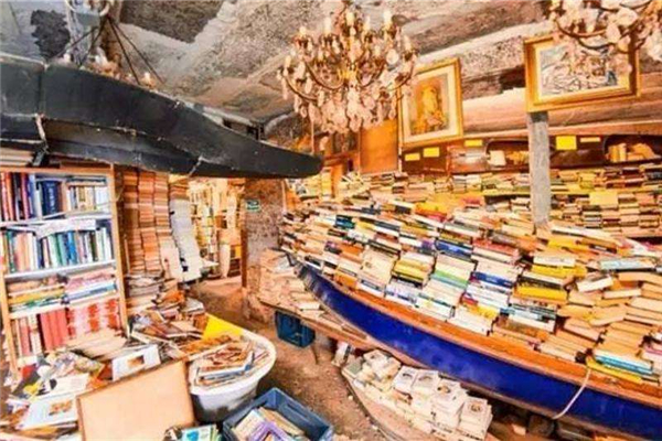 世界上最古老的书店 里斯本伯特兰书店（200多年历史）